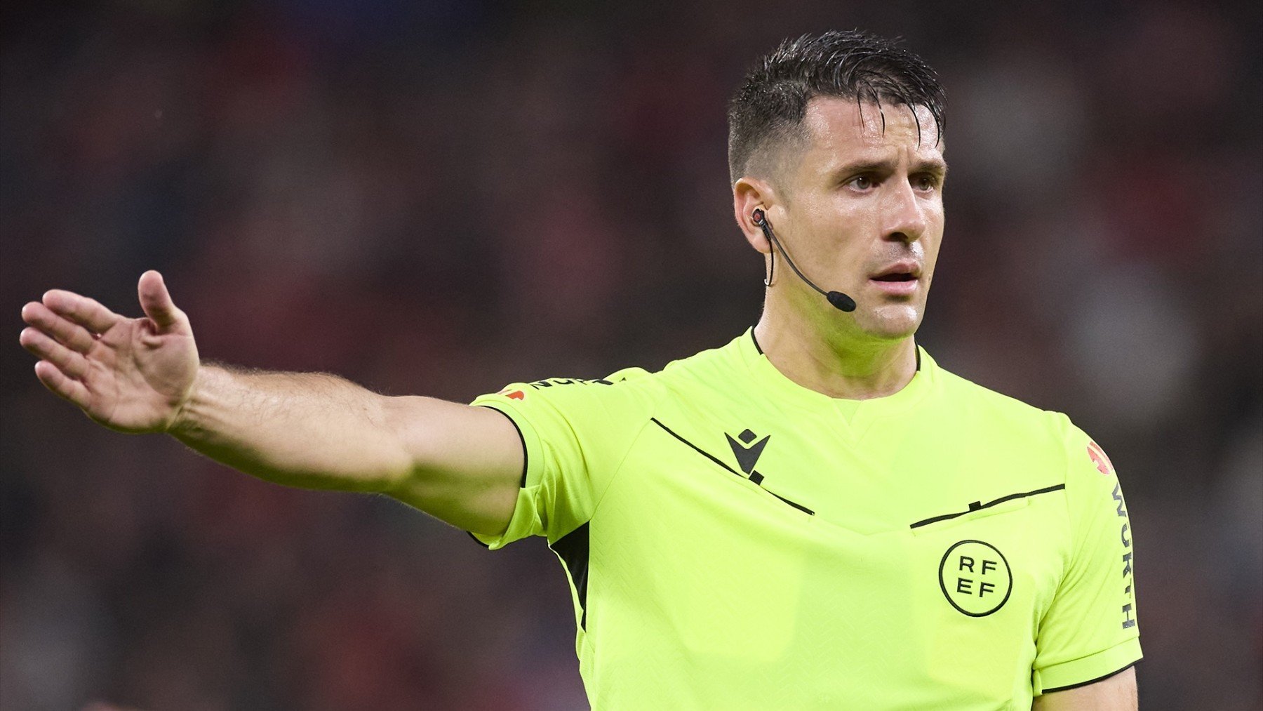 Al CTA de Fran Soto se le olvida aplicar el nuevo reglamento: el olvido de Díaz de Mera en el Barcelona - Athletic