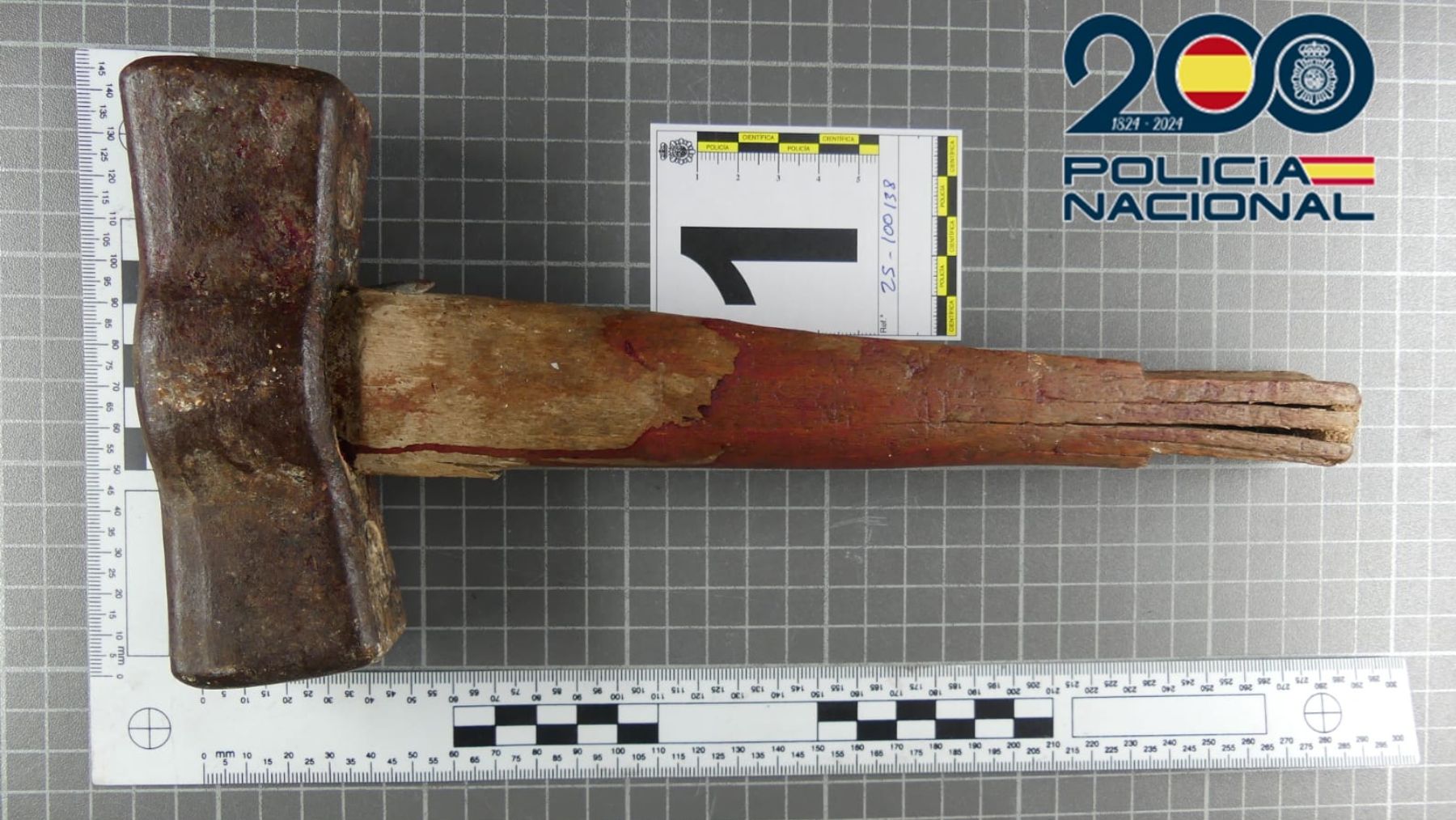 Mata a su padre con un mazo y se entrega a la Policía de Lanzarote