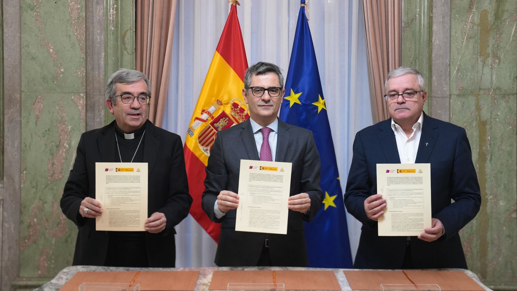 El Gobierno y la Iglesia firman un acuerdo para la reparación de las víctimas de abusos sexuales