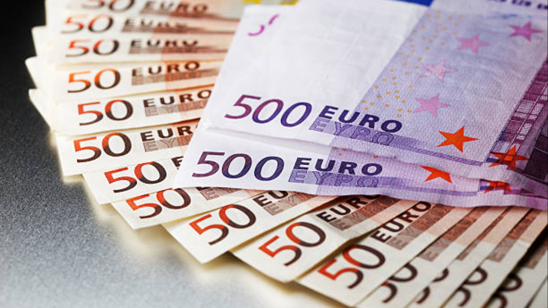 El SEPE está regalando 3.000 euros a quienes no tienen derecho a paro: el truco para conseguirlo