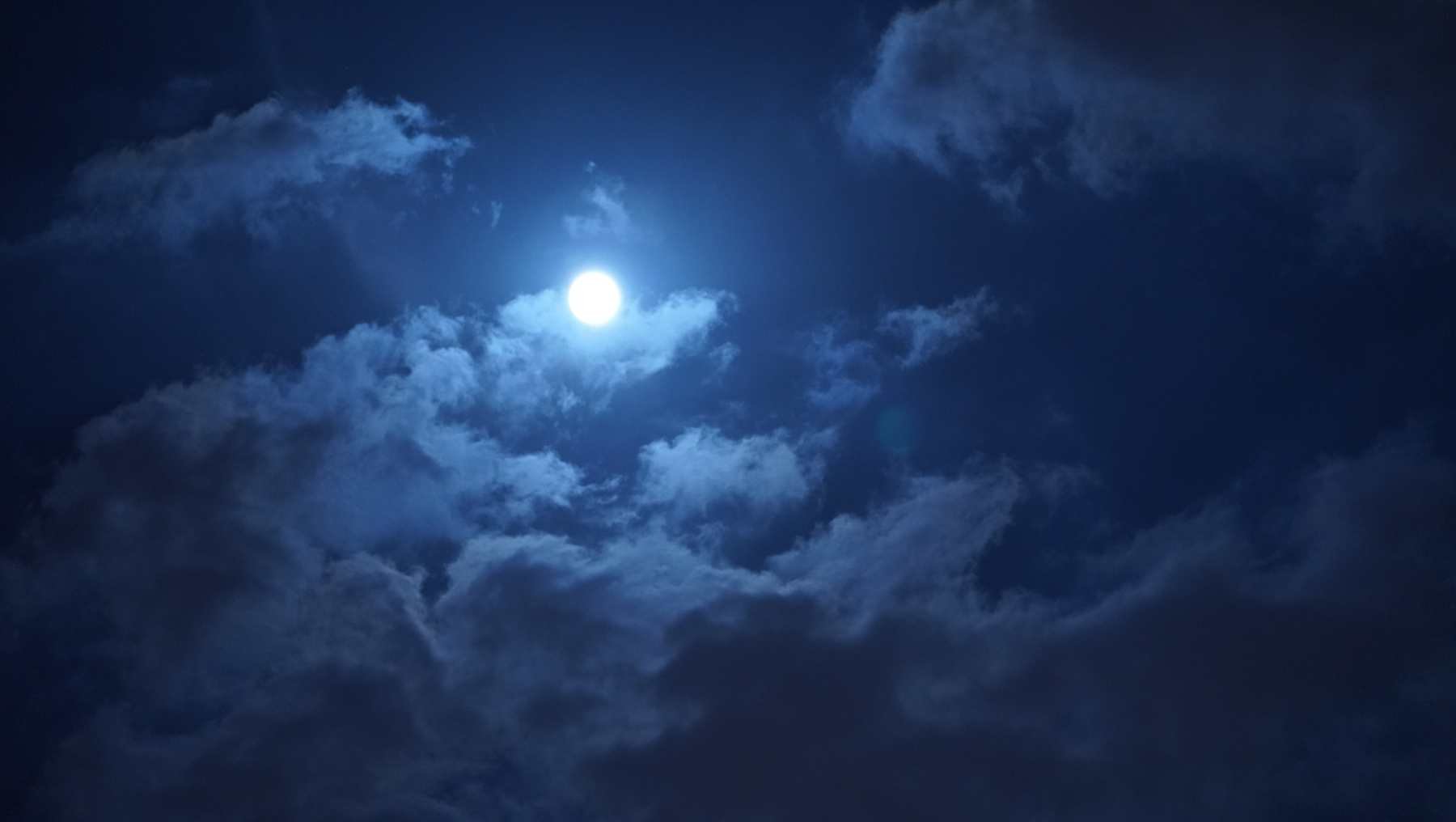 Fotografía nocturna del cielo.