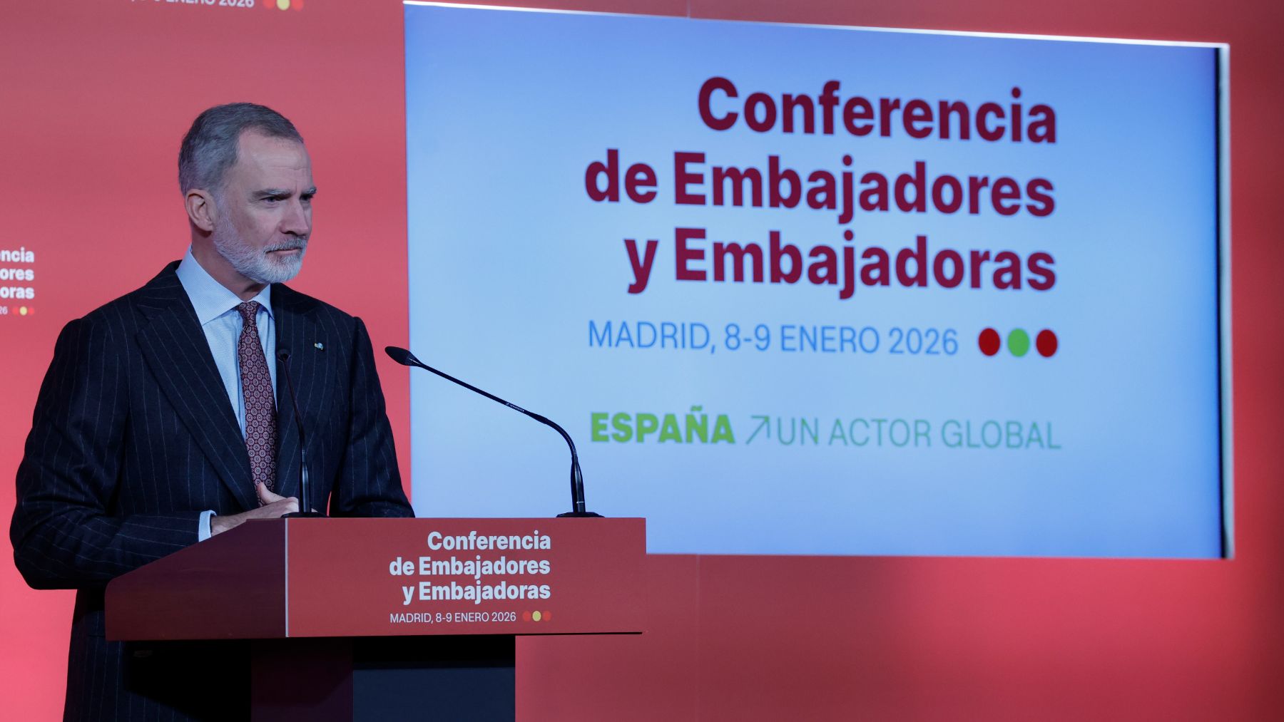 Felipe VI imita a Sánchez y llama retenidos a los presos políticos liberados en Venezuela