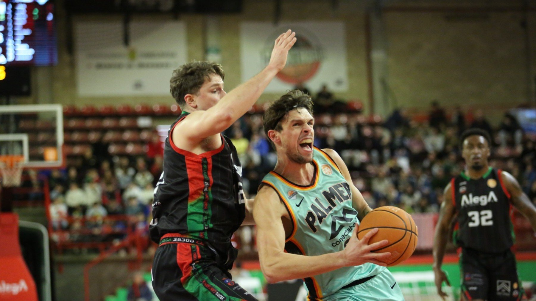 73-76. Espectacular triunfo del Palmer Basket en Cantabria