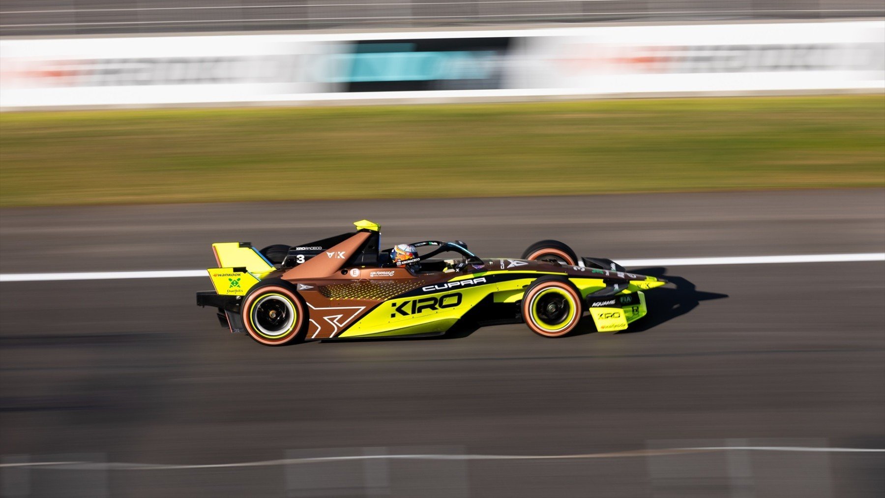 Pepe Martí ya brilla en la Fórmula E: remontadón desde la última plaza y primeros puntos