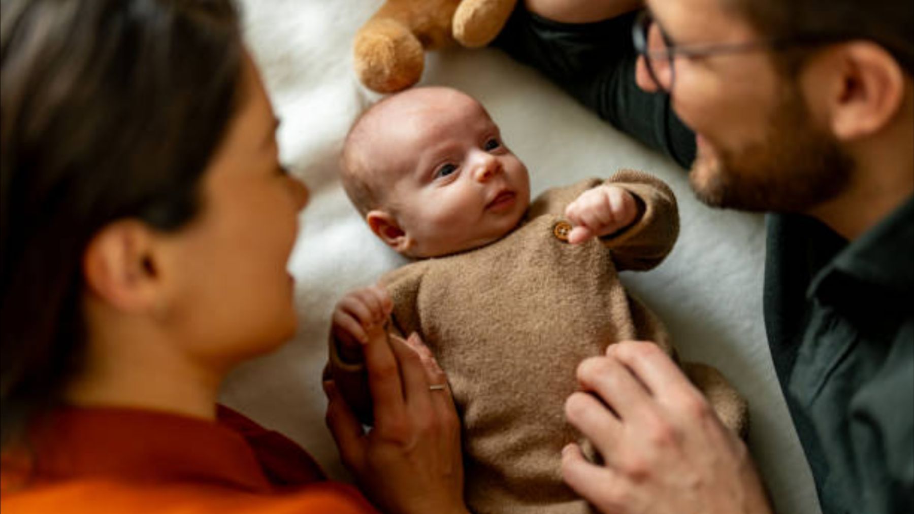 El nombre de niño que hace diez años no existía en España y ahora arrasa: tiene tres letras y ya es tendencia entre los recién nacidos