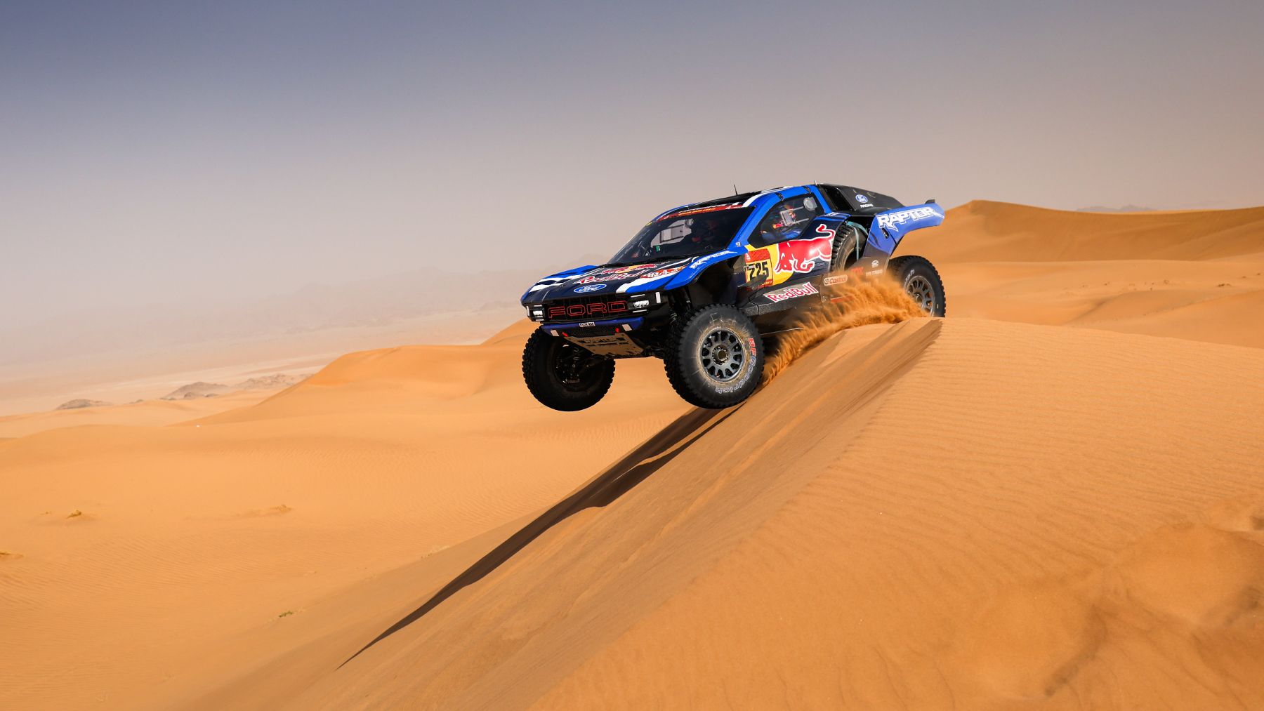 Sainz mantiene el tipo y Al-Attiyah se la lía a Nani Roma antes de la etapa maratón en el Dakar