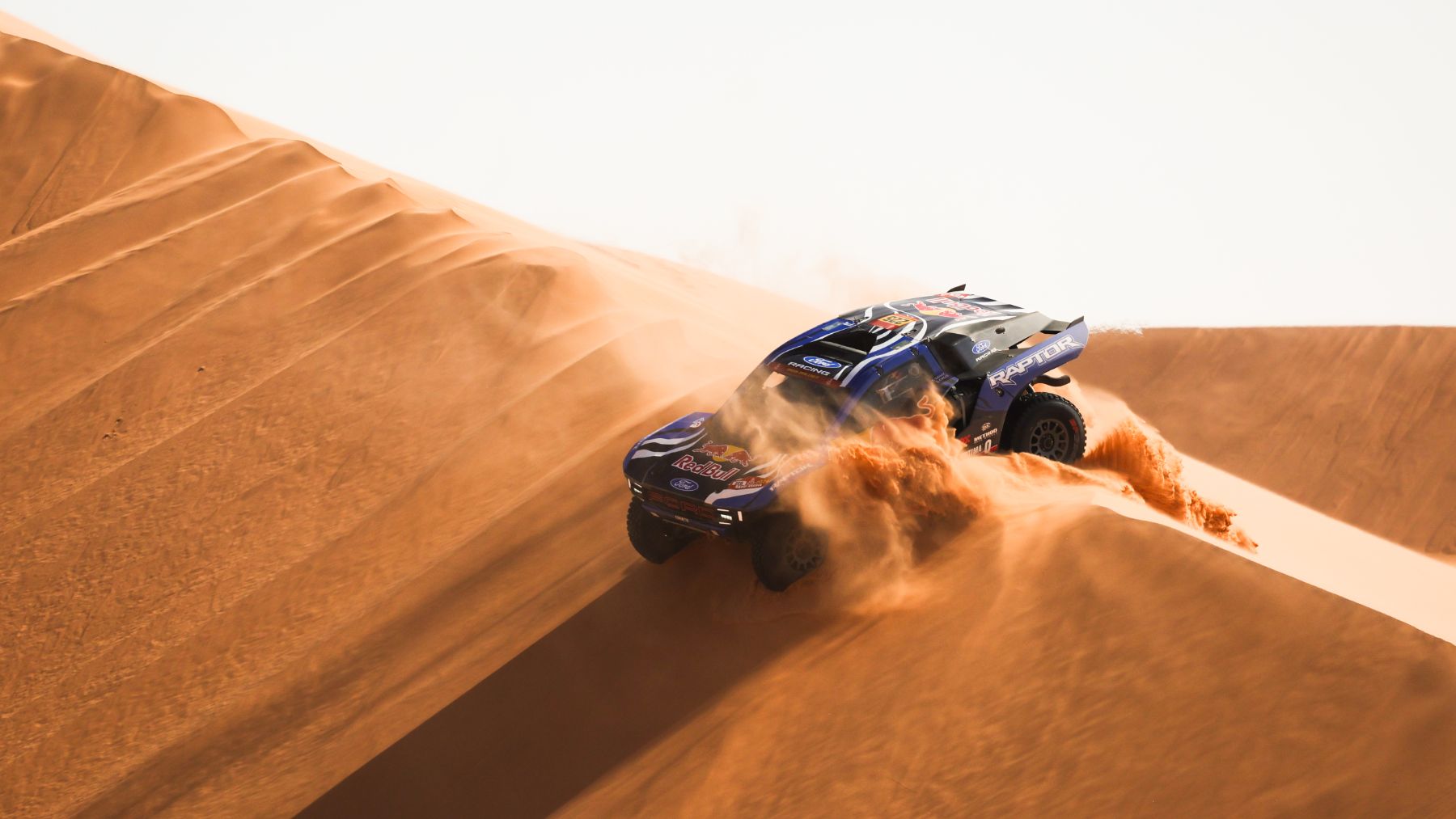 España da un vuelco al Dakar: ¡Nani Roma es ahora líder con Carlos Sainz segundo a 57 segundos!