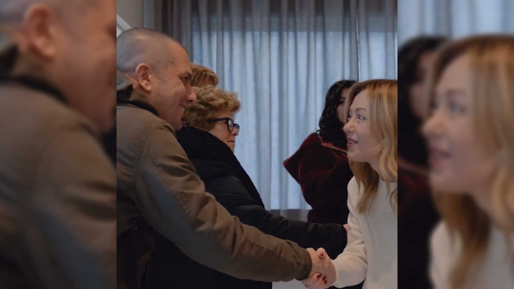 Meloni recibe a los presos liberados del chavismo mientras Sánchez les ocultó y ni les dio la bienvenida