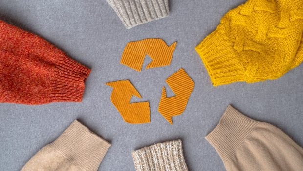 reciclaje ropa humana