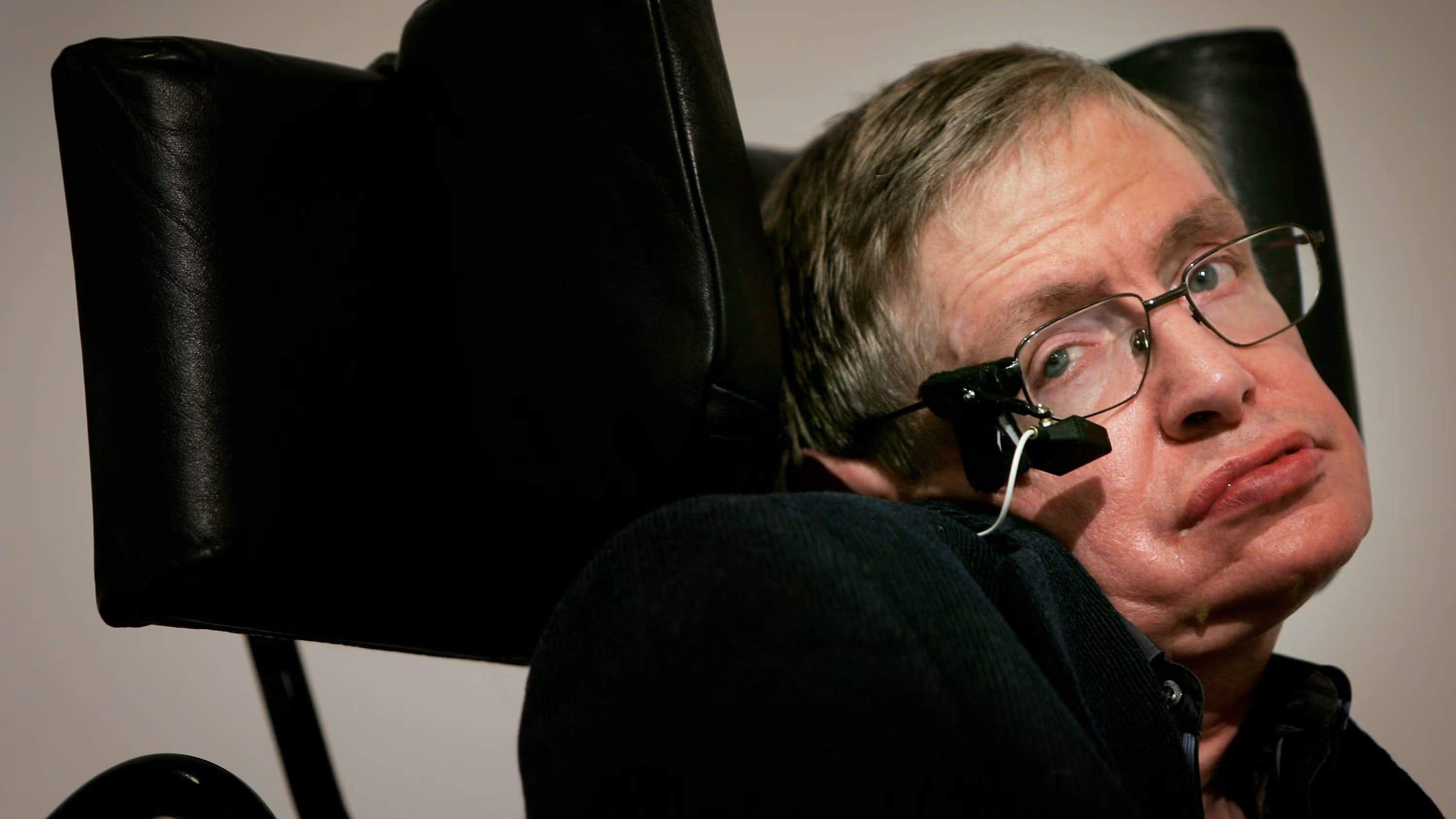 Stephen Hawking, físico teórico.