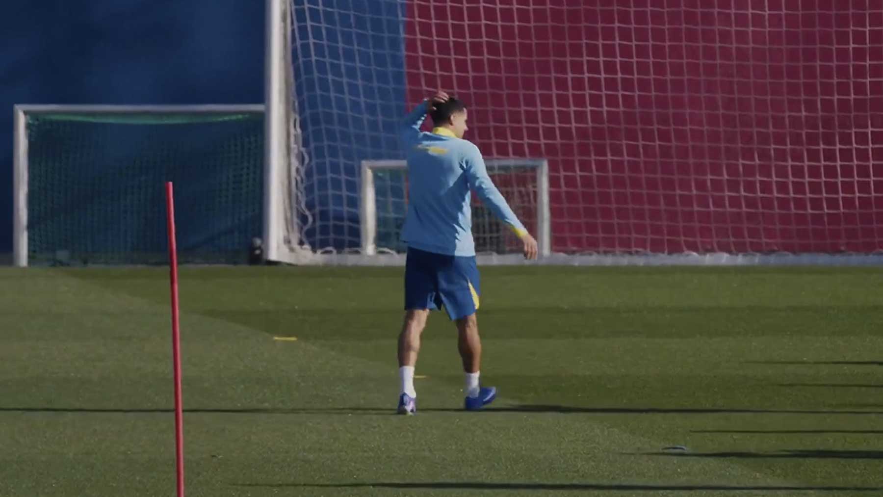 El Barcelona prepara su salida copera a Santander con el estreno de Cancelo