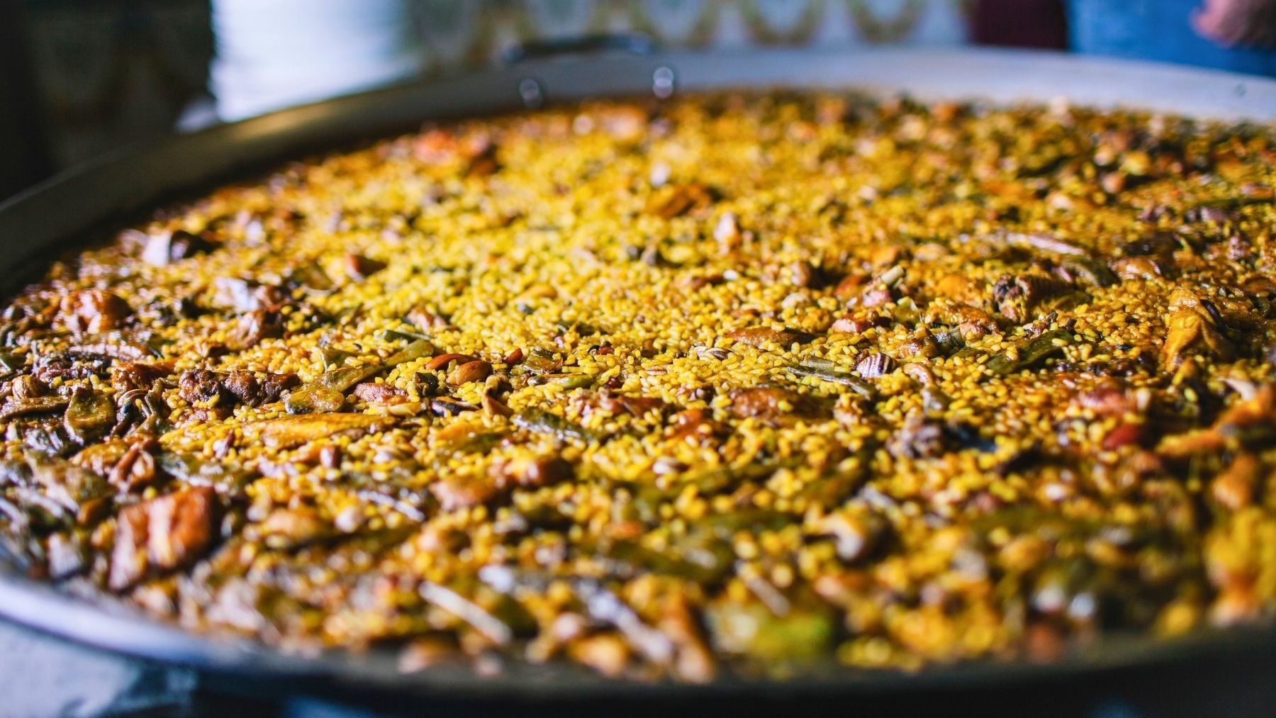 Vicente Rioja, chef valenciano: El primer ingrediente de una paella auténtica es la leña de naranjo