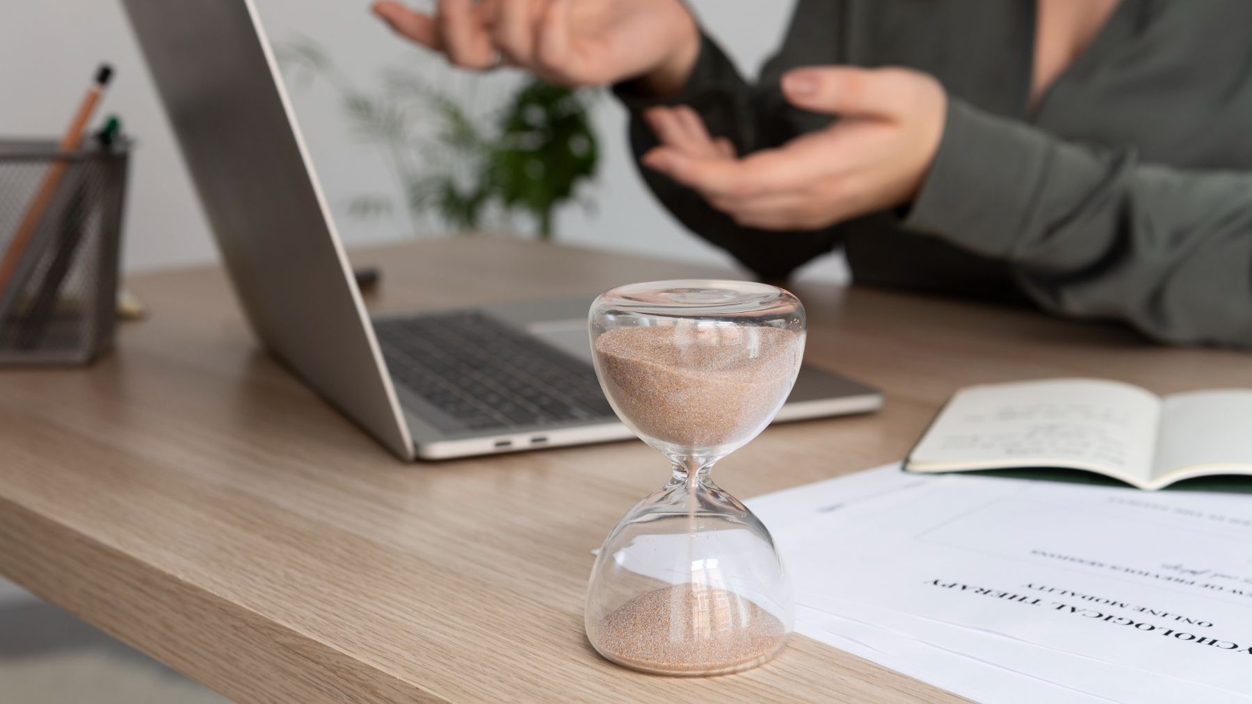 Adiós a irte cuando acaba tu jornada laboral: te pueden despedir y la Justicia dicta sentencia