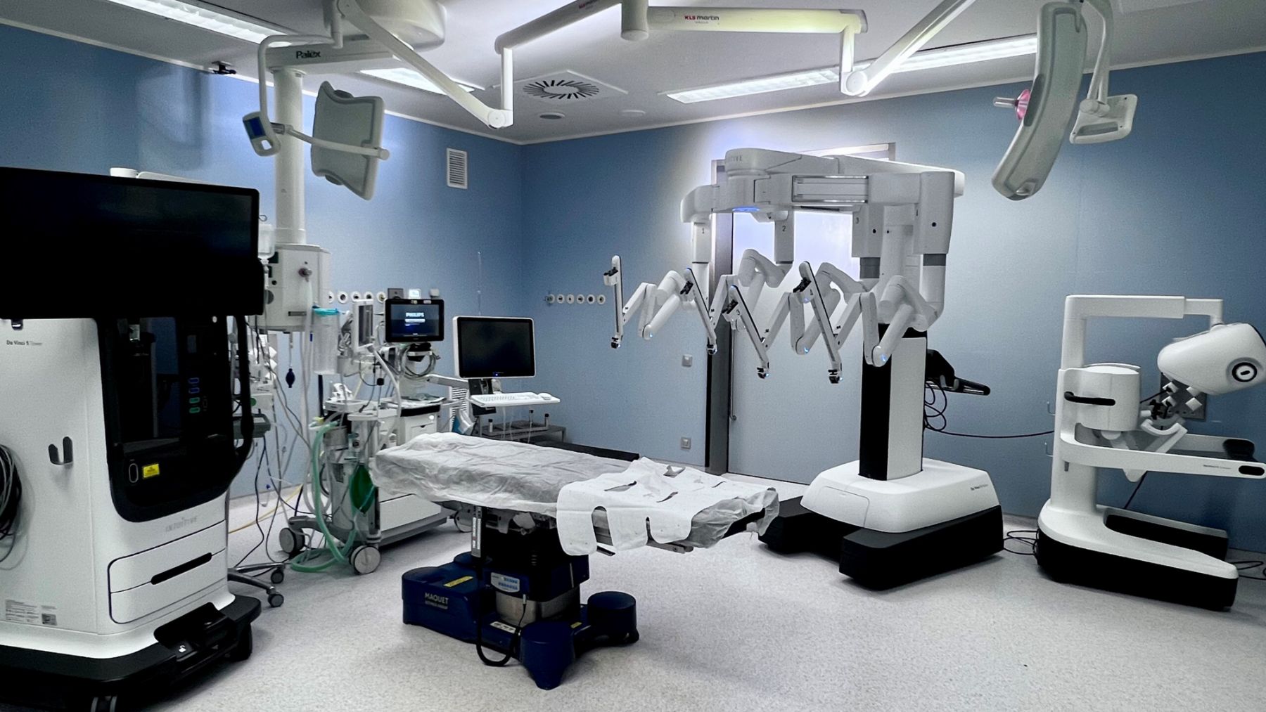 Un hospital público de Madrid pionero en incorporar el modelo más avanzado del robot Da Vinci