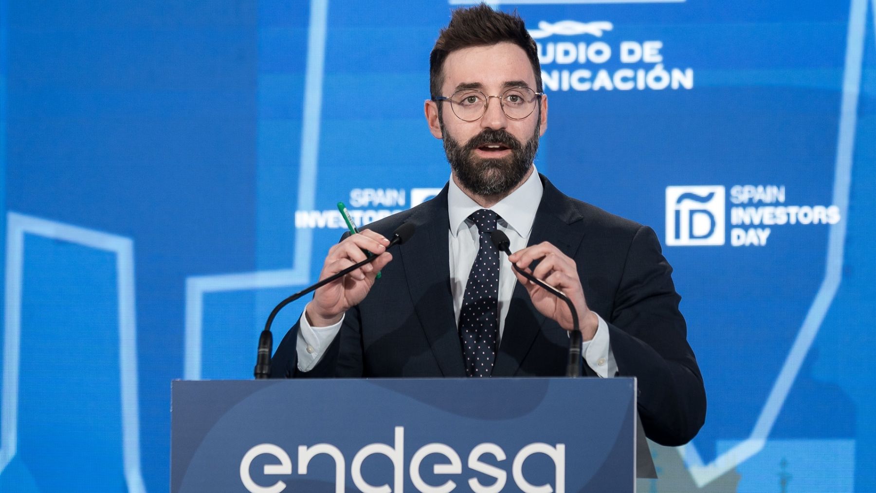 Guerra total Gobierno-eléctricas: el sector se niega a invertir y Sánchez insiste en cerrar nucleares