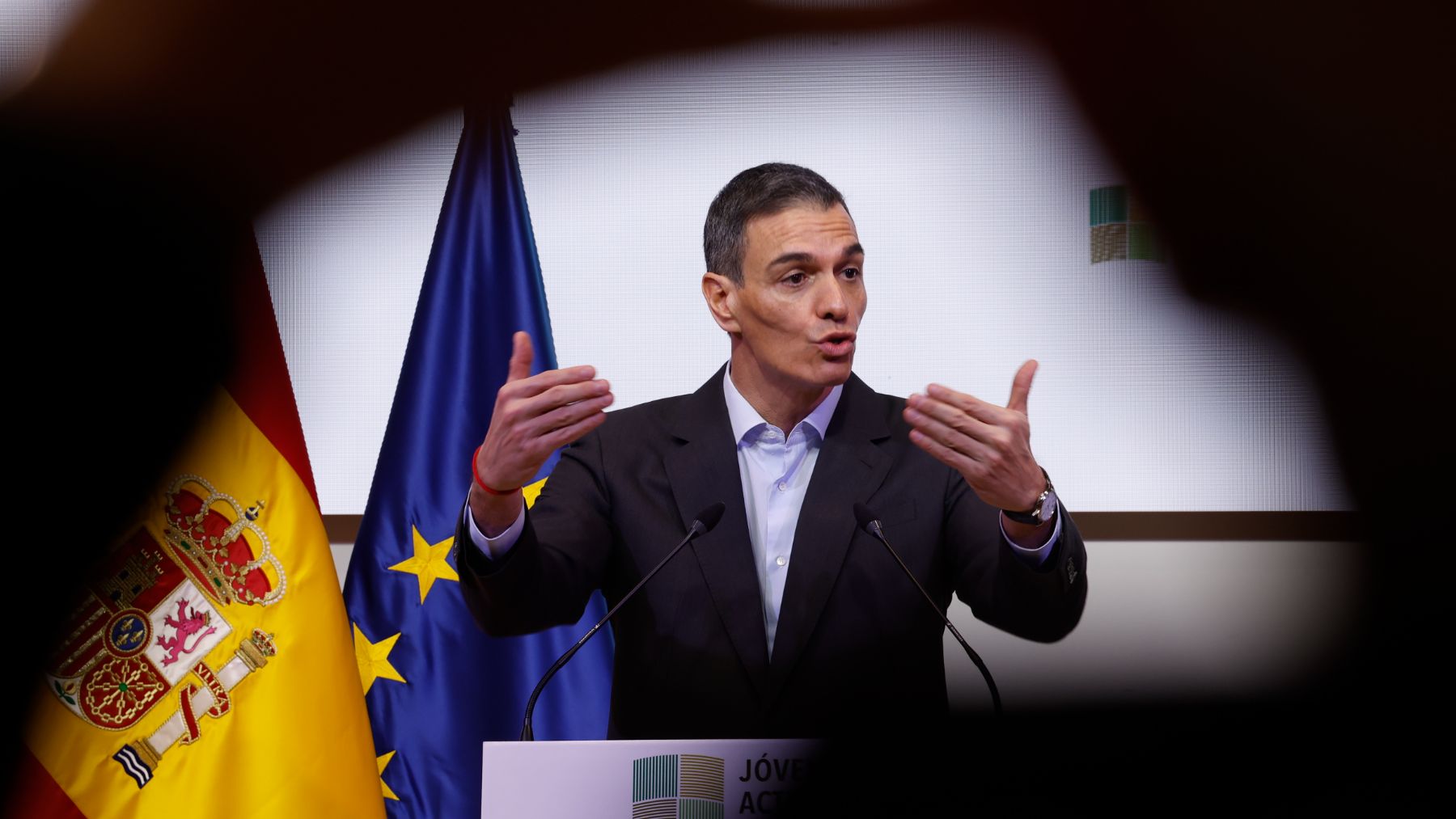 Sánchez promete ahora a los jóvenes en paro y sin casa 17.000 fincas rústicas para que trabajen el campo