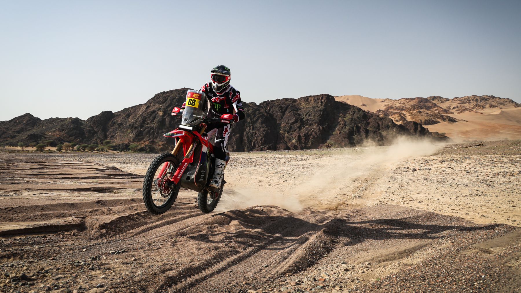 Tosha Schareina se aferra al Dakar: aprovecha el batacazo de Sanders y ya es tercero en motos