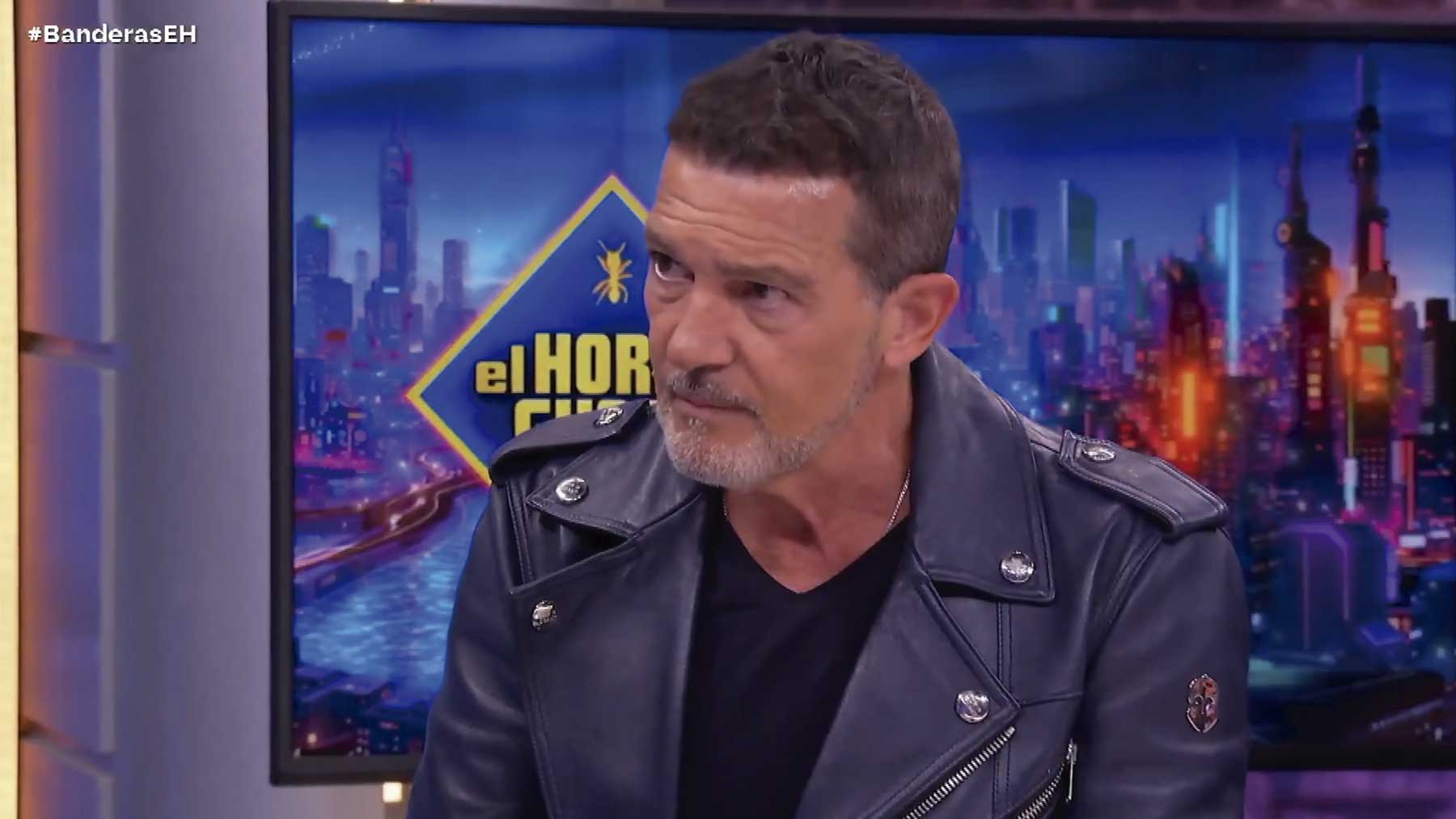 Antonio Banderas carga contra Sánchez: Una cosa es cambiar de opinión y otra, cambiar de principios