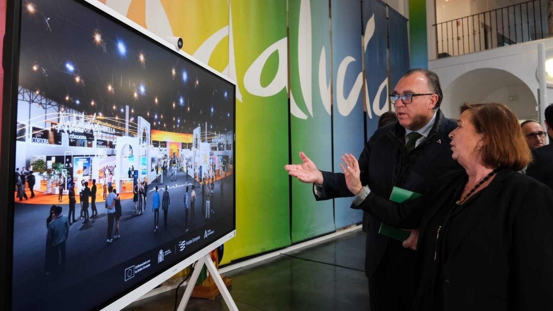 El consejero Arturo Bernal presenta el modelo turístico de Andalucía en Fitur. (Junta)