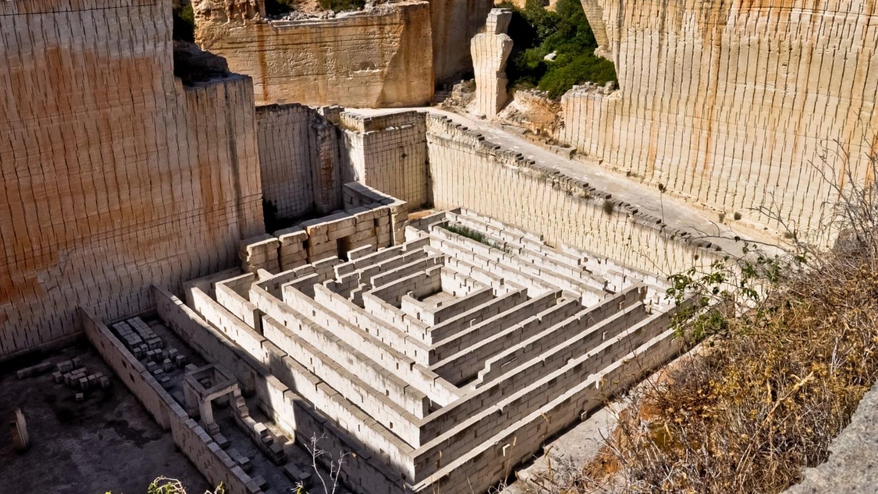 España tiene su propia ciudad de Petra, pero está en Menorca y es Bien de Interés Cultural desde 1997