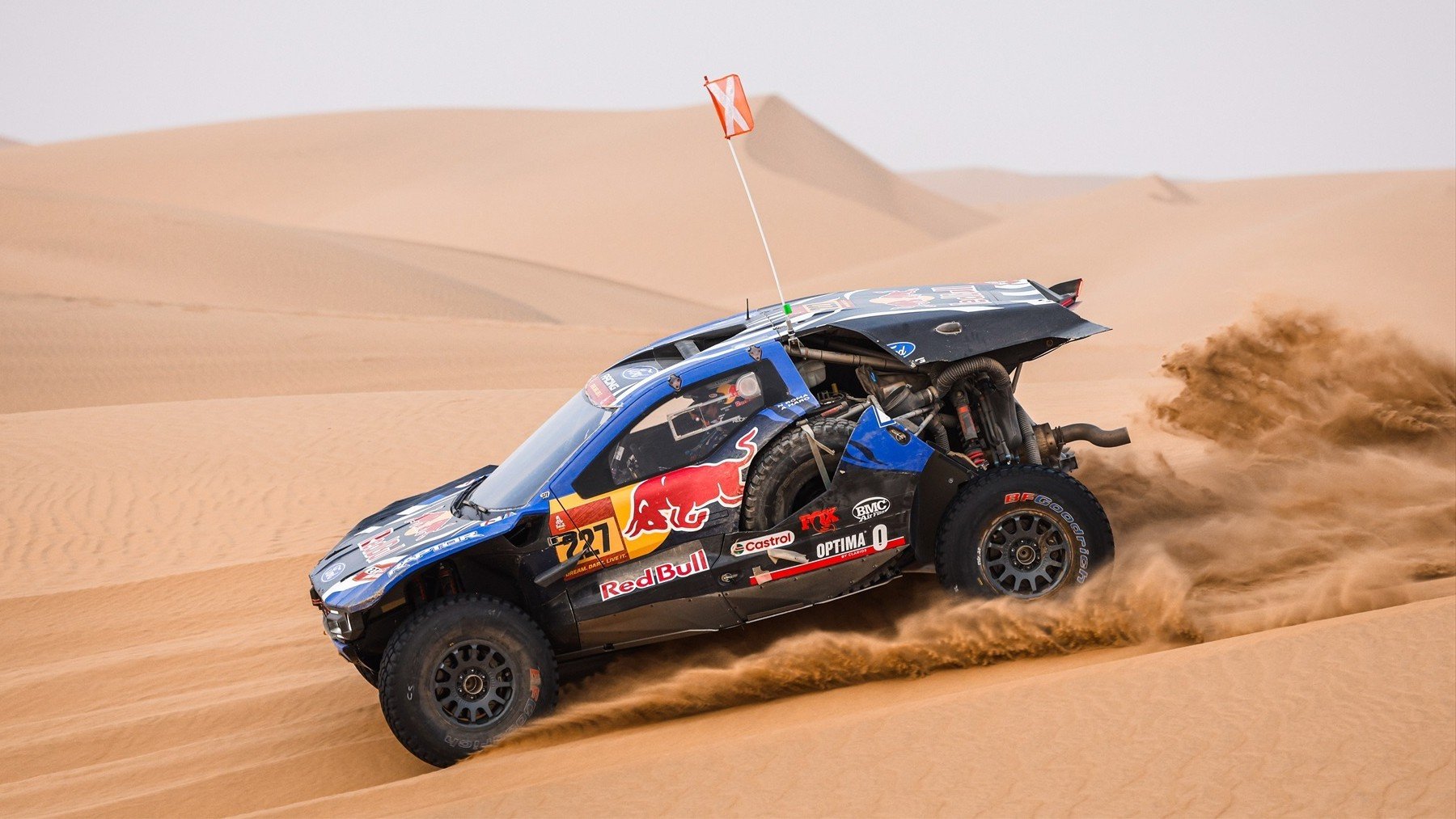 Nani Roma devuelve la ilusión a España y Schareina se aferra al podio en el Dakar