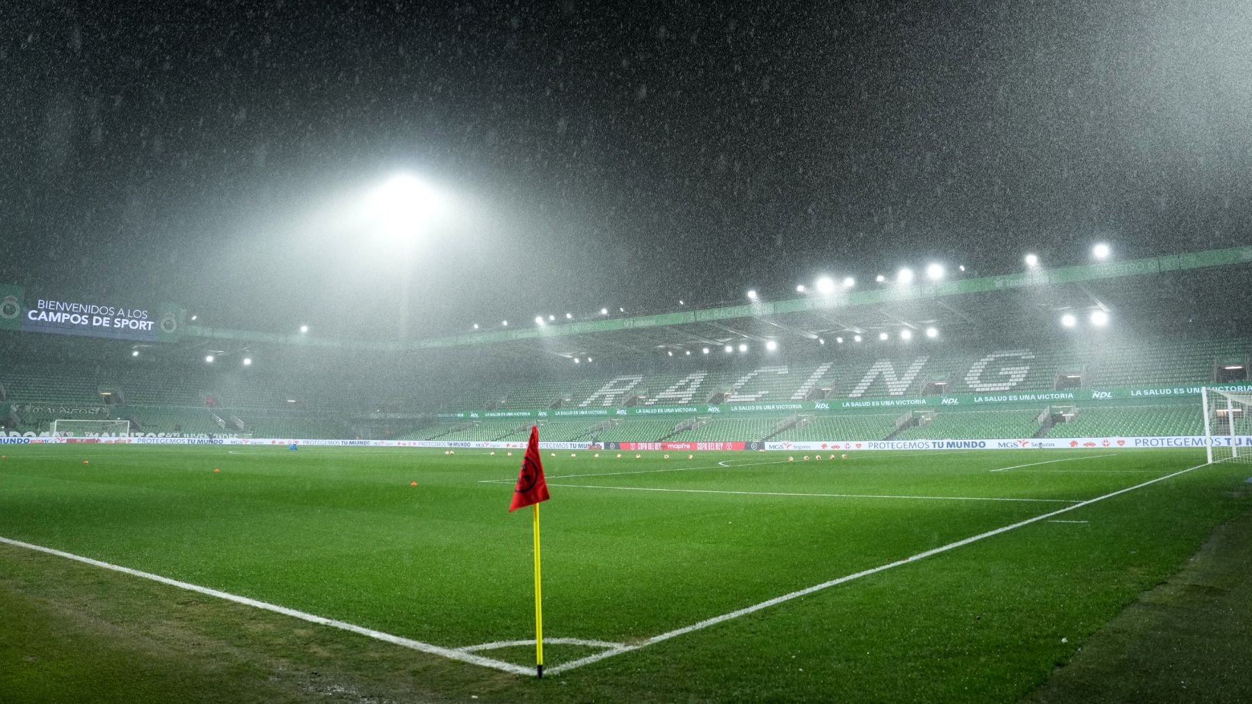 ¡Se retrasa el Racing-Barcelona de Copa del Rey por motivos de seguridad!