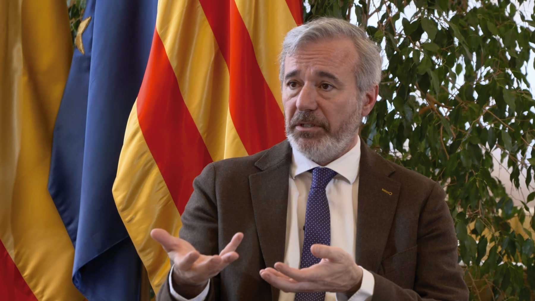 Azcón desvela su amistad con Abascal: Salíamos de copas y cantábamos juntos el himno de la Guardia Civil