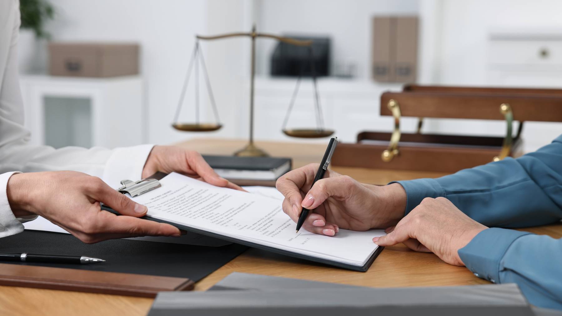 La ley lo confirma: si tus padres hacen esto no vas a tener que pagar el impuesto de sucesiones