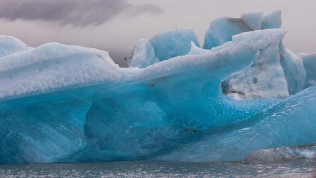 Glaciar se acelera en Islandia, glaciar agrieta Islandia, fen&oacute;meno en glaciares de Islandia, desaparecer de glaciares.