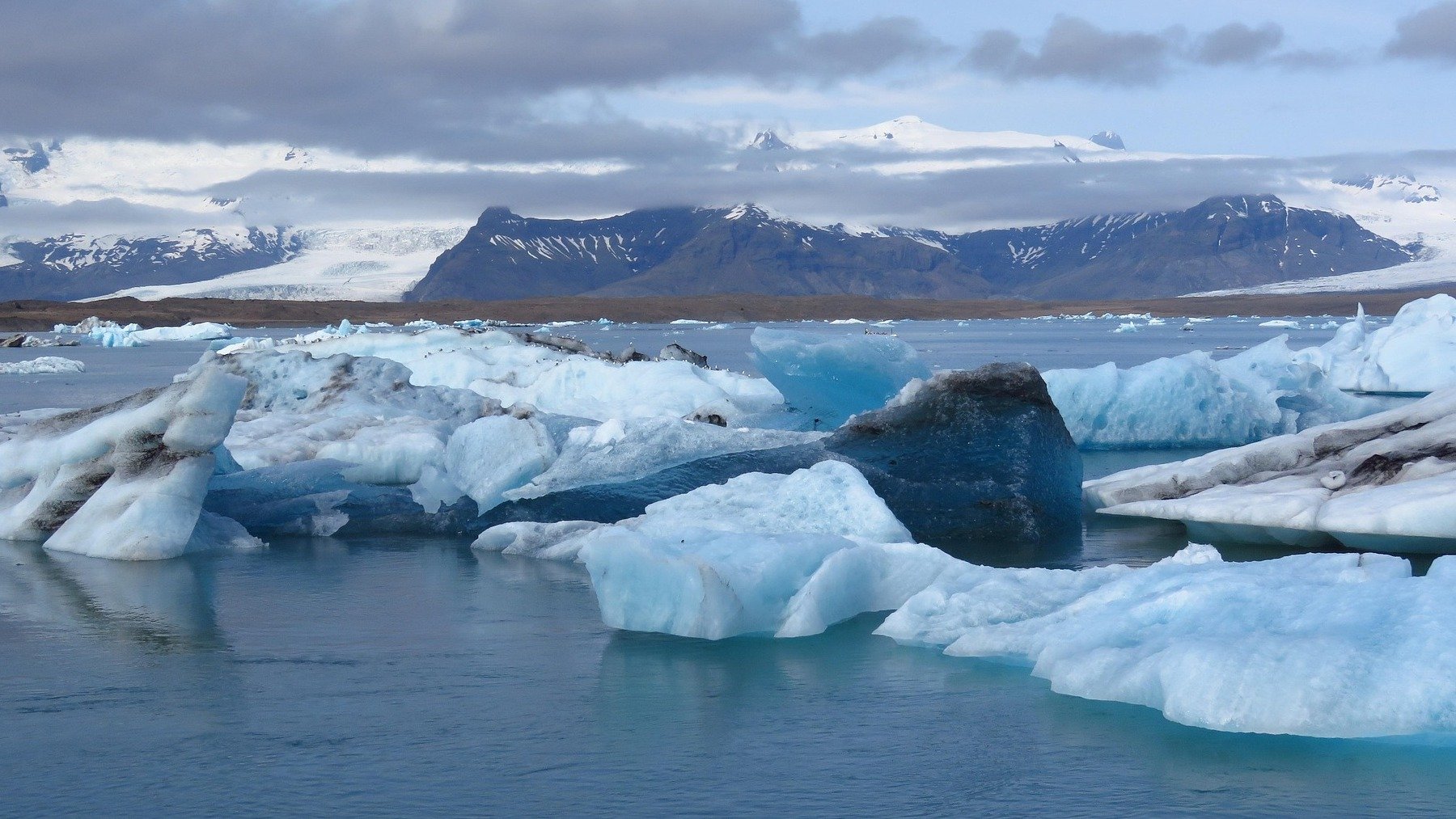 Crece la preocupación entre los científicos tras detectar 2 terremotos bajo el glaciar más grande de Europa