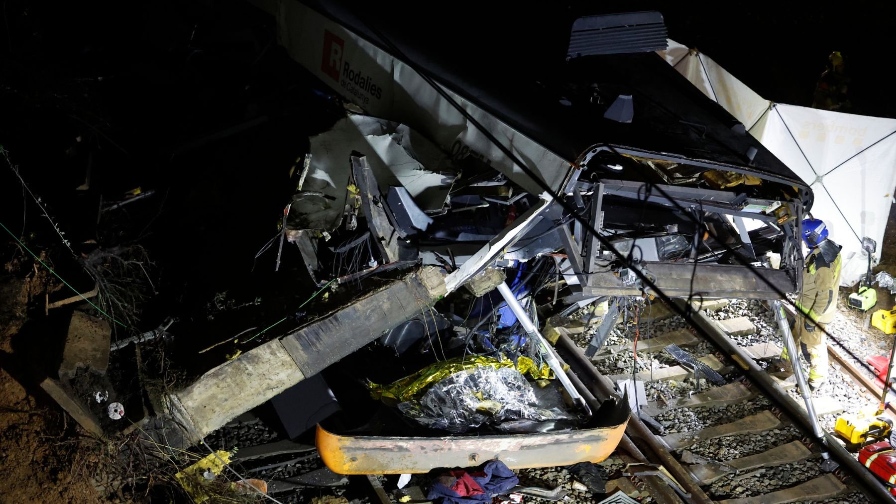 Adif paraliza la red de Rodalies ante el temporal al pedirlo los maquinistas tras de los 2 descarrilamientos