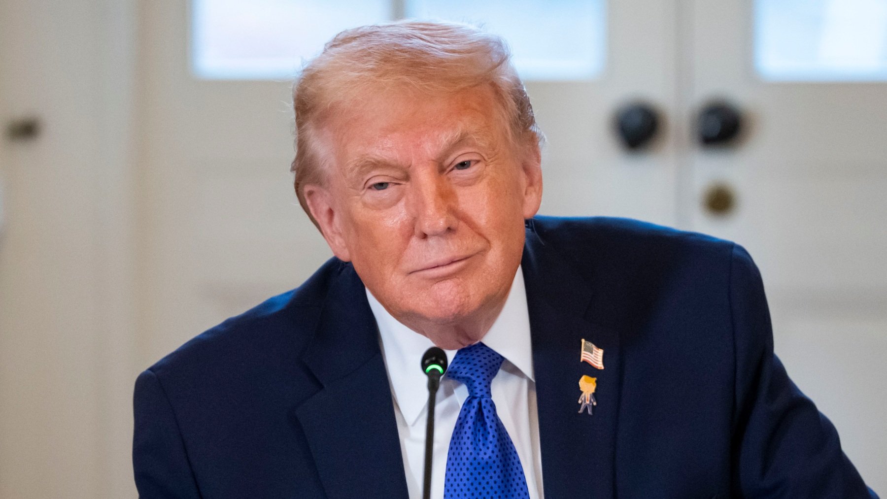 Trump muestra la subordinación europea a EEUU con una filtración de mensajes privados de Macron y Rutte