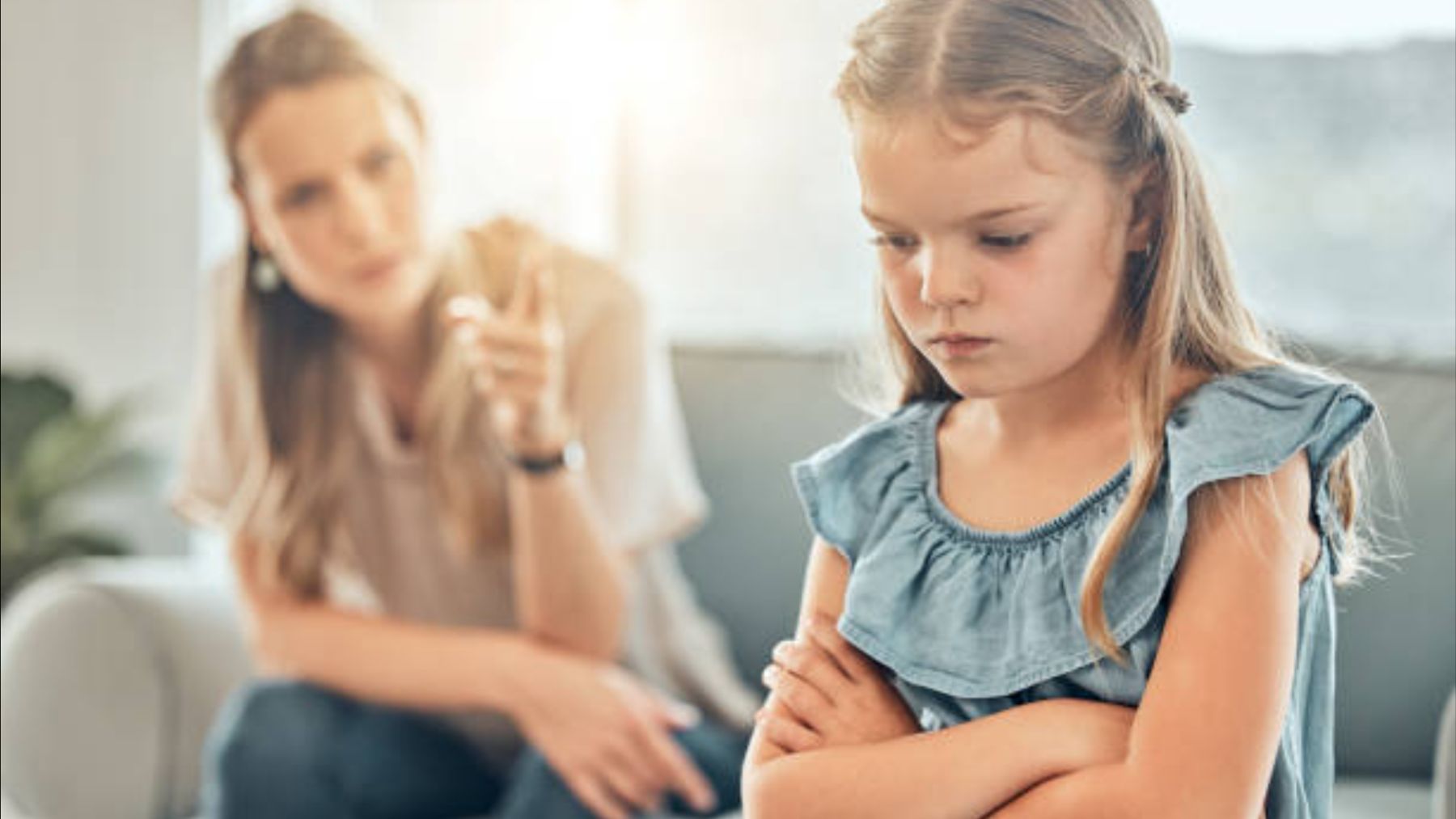 La frase de 8 palabras que sirve para tranquilizar a un niño cuando te pega y funciona siempre, según los expertos