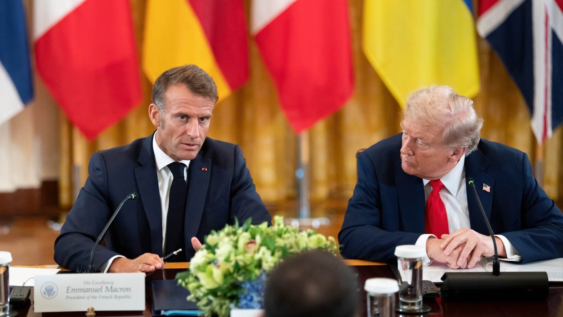 Trump amenaza con aranceles del 200% al vino francés y a Macron: “Nadie quiere que siga de presidente”