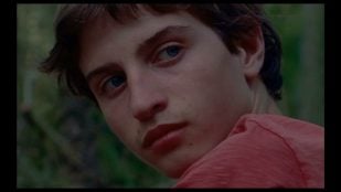 Extraño río streaming