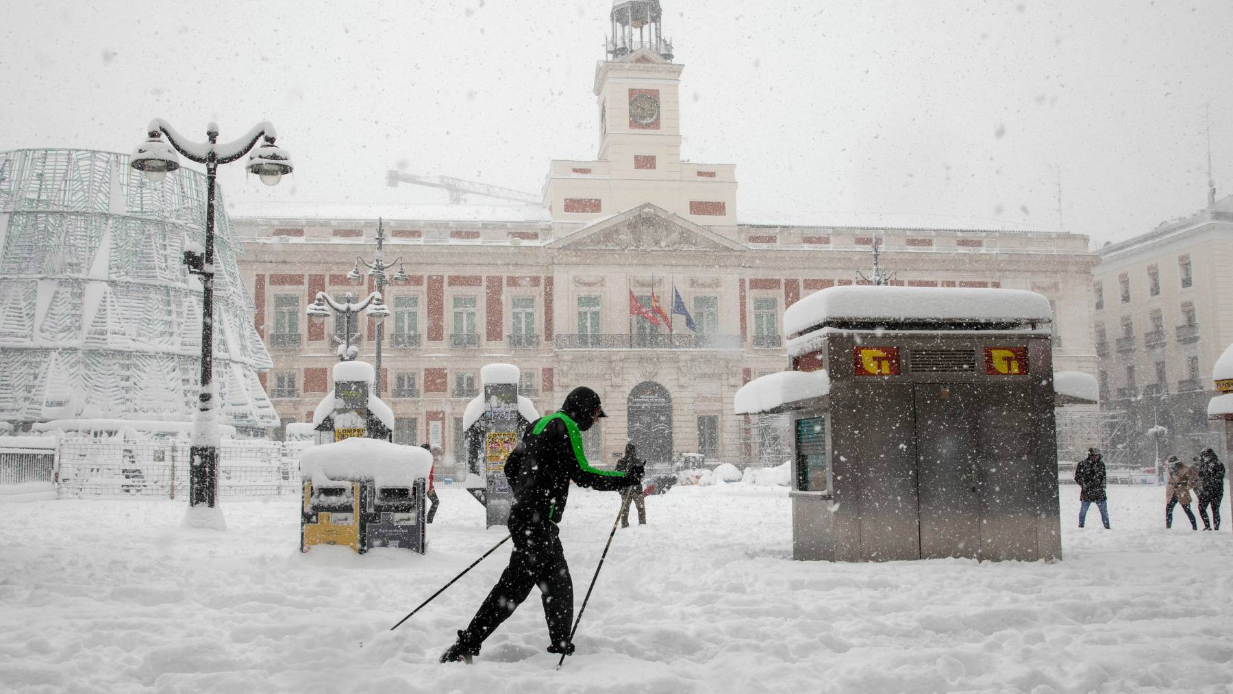 Nevadas a 300 metros y temporal muy peligroso: el portavoz de la AEMET avisa de lo que llega a España