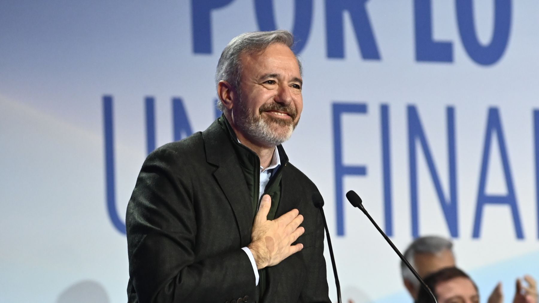 Jorge Azcón, el barón intrépido del PP que busca una mayoría absoluta en Aragón que le aleje de Vox