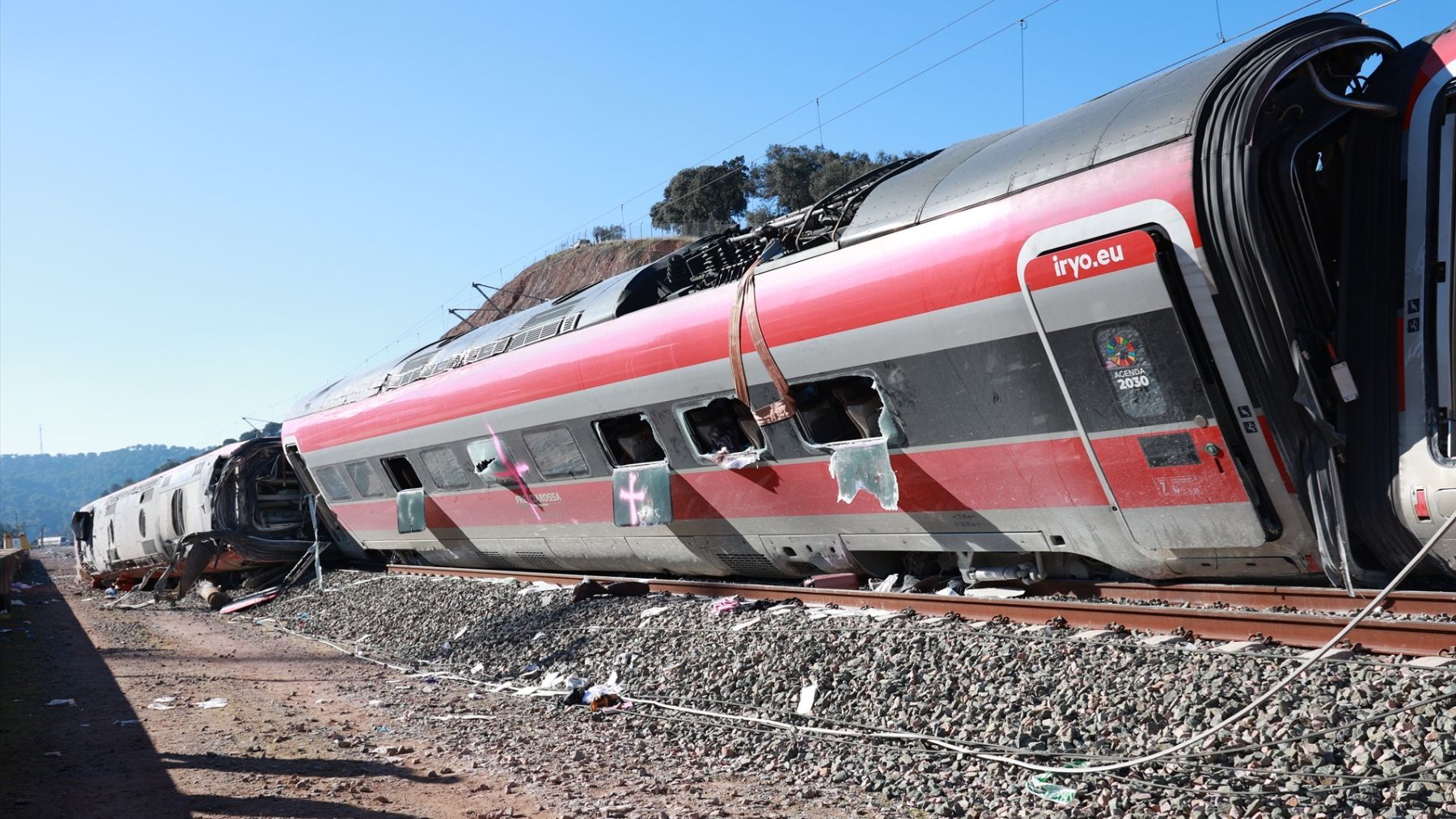 La Guardia Civil identifica a las 45 víctimas de Adamuz: 36 viajaban en el Alvia y 9 en el Iryo