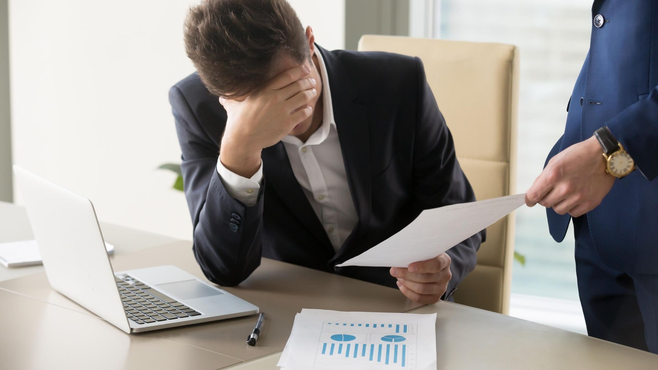 Despedido por trabajar menos de 90 minutos y la empresa debe pagarle 118.000 euros: la Justicia sienta un precedente