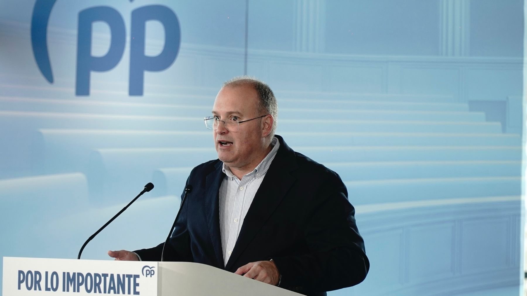 Tellado exige la dimisión inmediata de Puente por mentir en mitad de una tragedia a la cara de los españoles