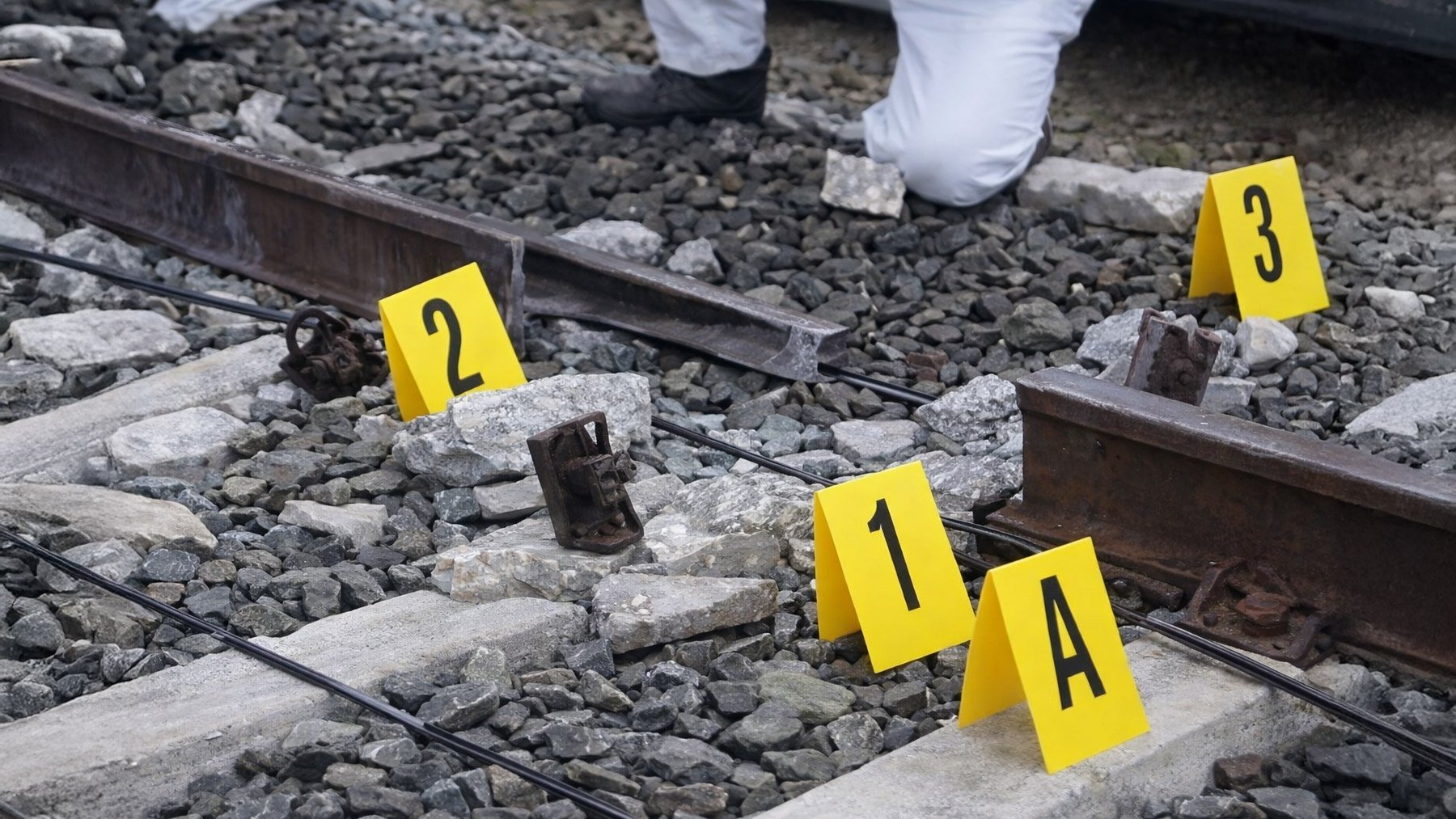 El investigador de Adamuz señala la soldadura como causa y desmiente a Puente sobre la renovación de la vía