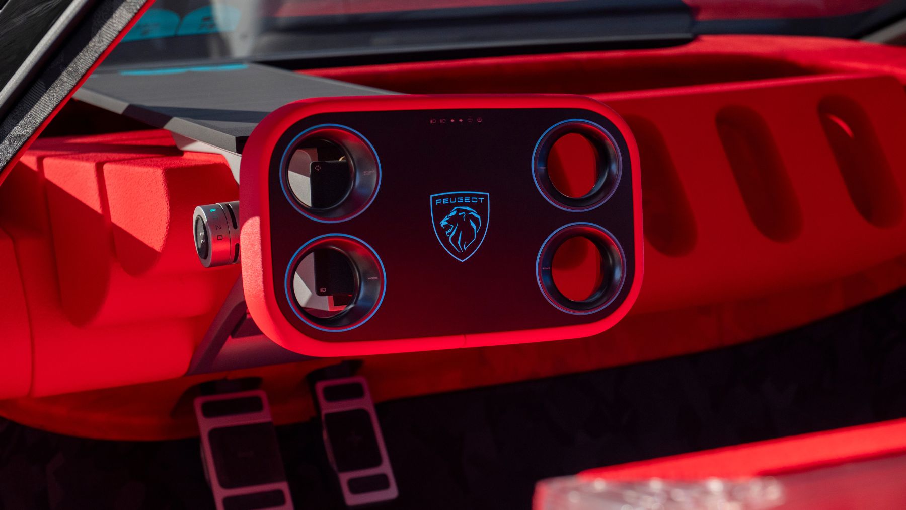 Al volante del Peugeot Polygon: un coche de más de 3,5 millones de euros con volante rectangular