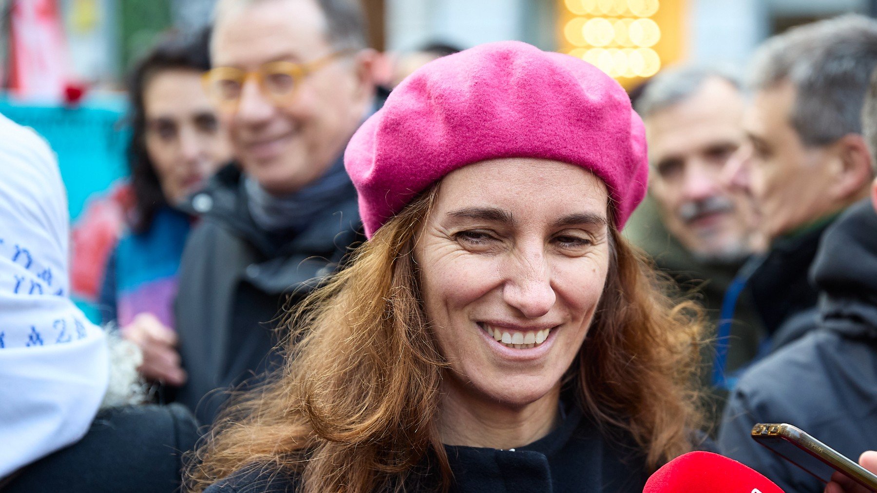 Los sindicatos CCOO y UGT blanquean a Mónica García: acuerdan aprobar la reforma laboral sin los médicos