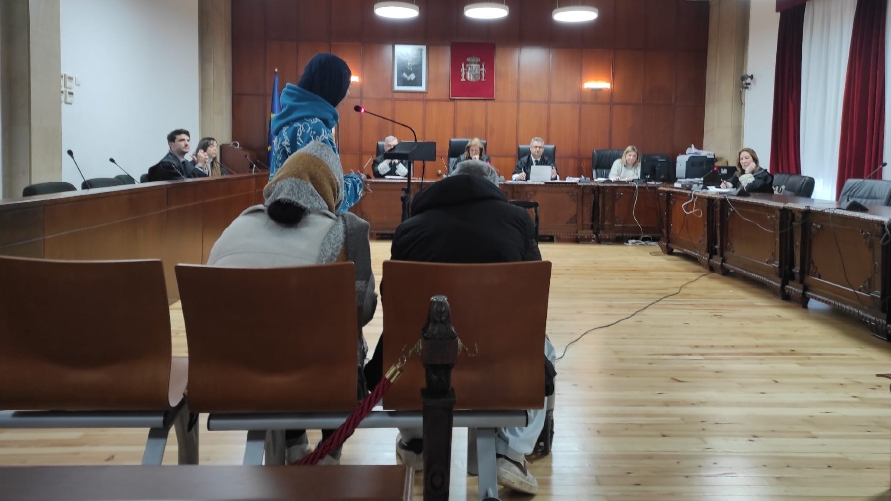 Condenan a un matrimonio paquistaní por practicar un exorcismo a su hija con el Corán tras divorciarse