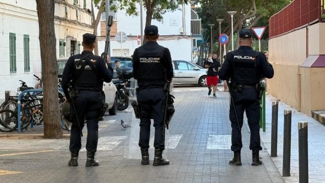 Un tiroteo entre clanes desata el caos en Palma y obliga a la Policía a tomar el barrio de Virgen de Lluc