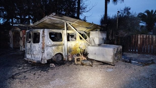 incendio taxi furgoneta finca Alc&uacute;dia Mallorca