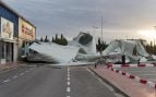 temporal viento Ibiza tejado nave industrial coches