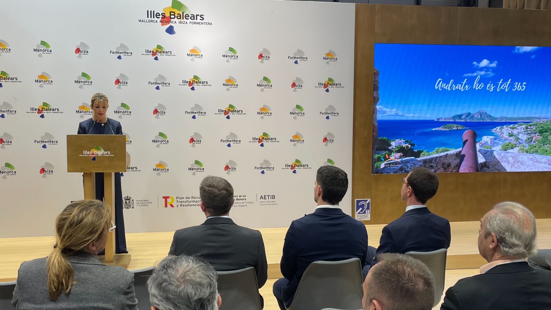 La alcaldesa de Andratx, durante el vídeo promocional de Andratx en Fitur.