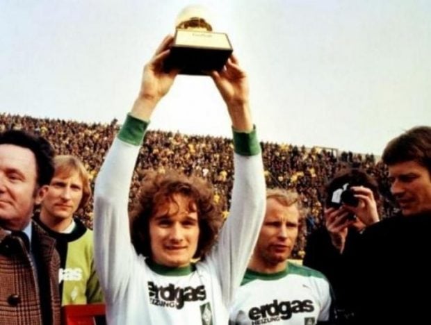 Simonsen Bal&oacute;n de Oro