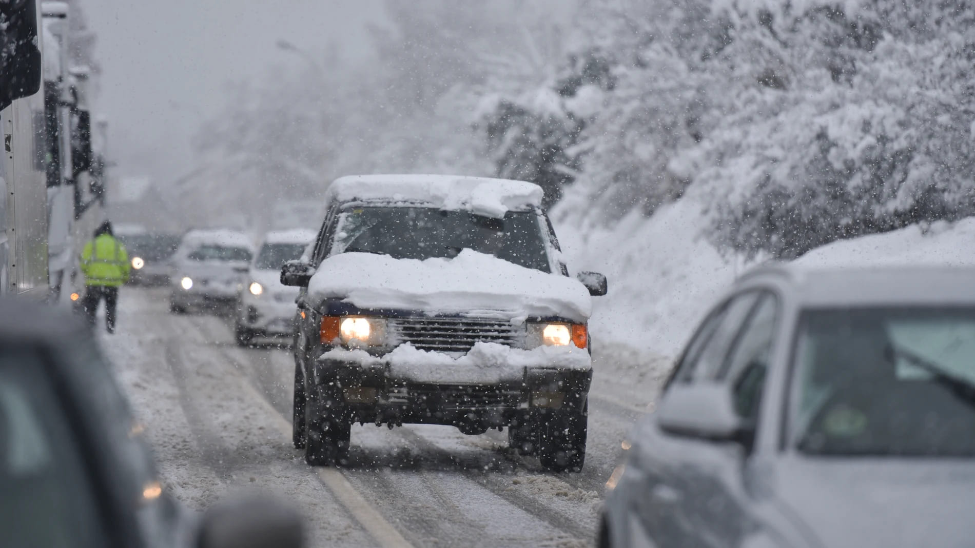 Carretera española afectada por las nevadas.